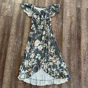 Chaser 💚  Floral Off-Shoulder Dress